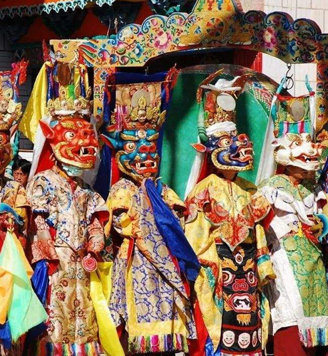 Tibetan new year, the annual Tibetan year, is a traditional festival of Tibetan people.

